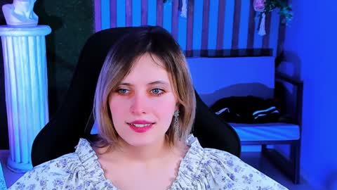 Snapshot of lolaasmus chatting on 23, 1, 2025 I consider myself the god Loki but life just calls me LOL online show from 23, 1, 2025