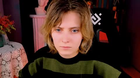 Snapshot of lolaasmus chatting on 30, 1, 2025 I consider myself the god Loki but life just calls me LOL online show from 30, 1, 2025