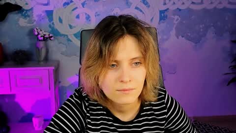 Snapshot of lolaasmus chatting on 31, 1, 2025 I consider myself the god Loki but life just calls me LOL online show from 31, 1, 2025