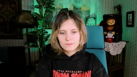 Snapshot of lolaasmus chatting on 19, 2, 2025 I consider myself the god Loki but life just calls me LOL online show from 19, 2, 2025