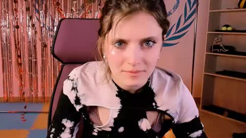 Snapshot of lolaasmus chatting on 27, 2, 2025 I consider myself the god Loki but life just calls me LOL online show from 27, 2, 2025