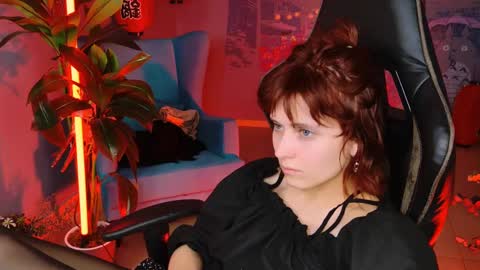 Snapshot of lolaasmus chatting on 10, 3, 2025 I consider myself the god Loki but life just calls me LOL online show from 10, 3, 2025