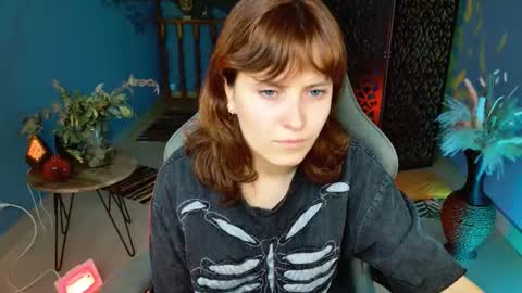 Snapshot of lolaasmus chatting on 15, 10, 2025 I consider myself the god Loki but life just calls me LOL online show from 15, 10, 2025