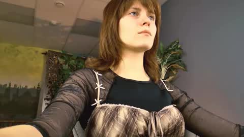 Snapshot of lolaasmus chatting on 6, 11, 2025 I consider myself the god Loki but life just calls me LOL online show from 6, 11, 2025