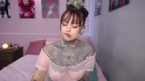 Snapshot of lolabrouse__ chatting on 28, 9, 2025 Lola online show from 28, 9, 2025