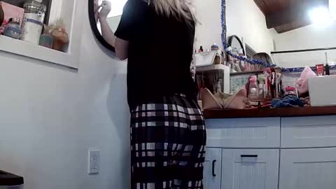 Lola Lixx online show from 19, 1, 2026