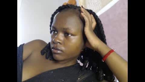 lolamia7 online show from 9, 11, 2025