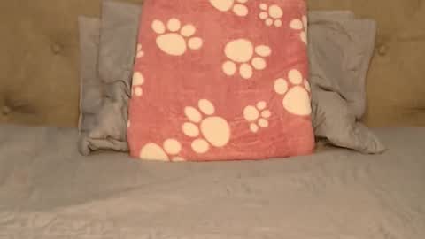 Lola online show from 4, 10, 2025