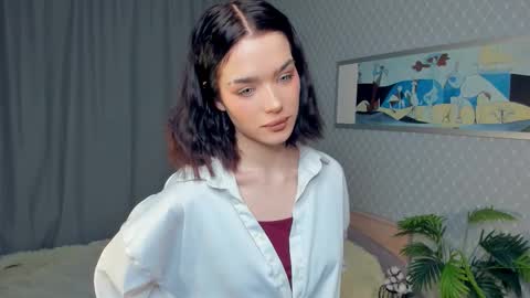 Snapshot of lolasoltren chatting on 17, 12, 2025 Tsarina online show from 17, 12, 2025