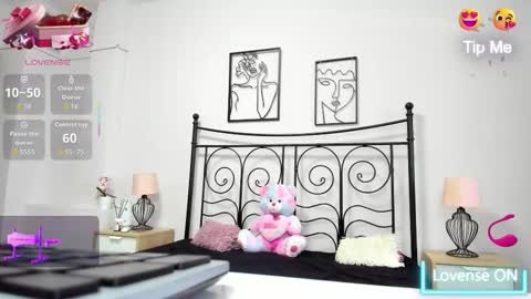 Snapshot of lollavibes chatting on 16, 12, 2025 Lolla online show from 16, 12, 2025