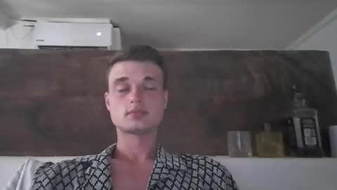 Snapshot of london_tomy chatting on 16, 11, 2025 london_tomy online show from 16, 11, 2025