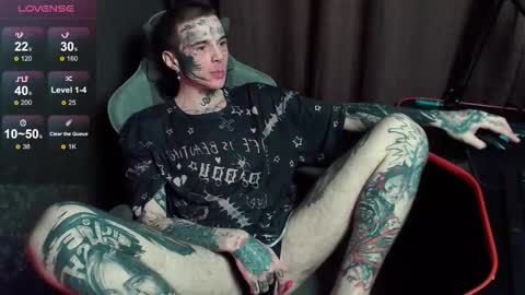 Snapshot of lone1ycrystal chatting on 14, 11, 2025 Chris online show from 14, 11, 2025