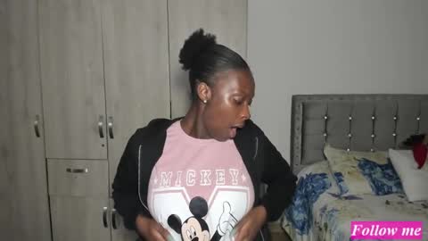 lone_mia online show from 18, 12, 2024