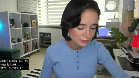 Snapshot of lonelly_lolly98 chatting on 18, 12, 2025 SABRINA online show from 18, 12, 2025