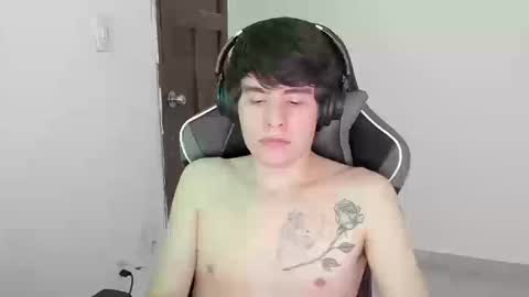 Snapshot of lonelyhotboy0 chatting on 4, 11, 2025 Kevin online show from 4, 11, 2025