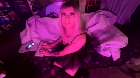 longbeachcd69 online show from 10, 1, 2025