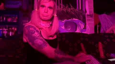 longbeachcd69 online show from 15, 2, 2025