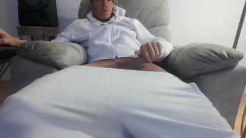 Seamus Love online show from 8, 3, 2025