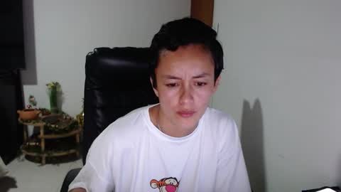 Snapshot of look_my_cam chatting on 29, 10, 2025 lucy online show from 29, 10, 2025