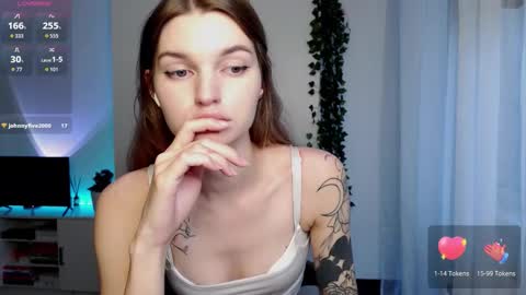 Snapshot of lookoluna chatting on 27, 10, 2025 Luna online show from 27, 10, 2025