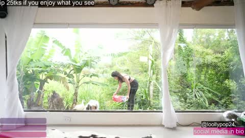 Snapshot of loollypop24 chatting on 10, 11, 2025 Chaturbatexxjessica online show from 10, 11, 2025