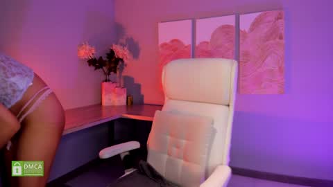 Deborah Daz online show from 3, 2, 2025