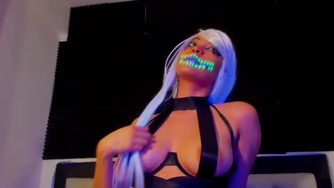 Lore Depp online show from 4, 12, 2025