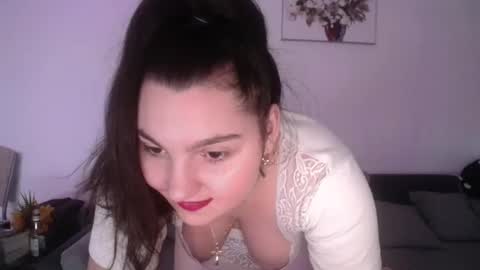 LoreLay online show from 3, 2, 2026