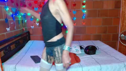 Lorena Capelli online show from 15, 2, 2025
