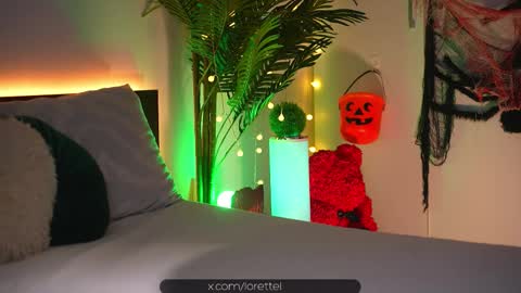 Snapshot of lorettelorenaa chatting on 25, 10, 2025 LoretteLorena online show from 25, 10, 2025