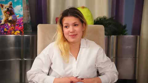 Hello guys Im Maya and this my first month here online show from 21, 12, 2025