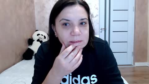 LorraGrey online show from 4, 2, 2026