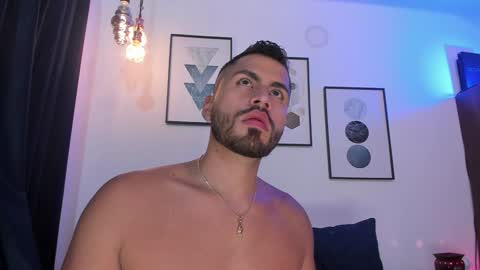 Snapshot of los_juanes chatting on 2, 1, 2025 JUAN JUAN online show from 2, 1, 2025