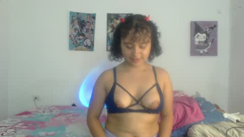 Snapshot of lou_cuteee chatting on 21, 1, 2025 lou_cuteee online show from 21, 1, 2025