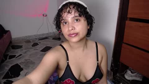 Snapshot of lou_cuteee chatting on 31, 10, 2025 lou_cuteee online show from 31, 10, 2025