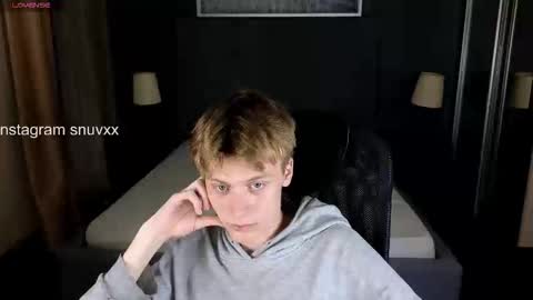 Snapshot of louie_evans chatting on 9, 9, 2025 louie_evans online show from 9, 9, 2025