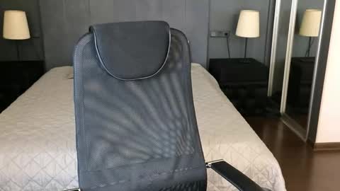 Snapshot of louie_evans chatting on 28, 10, 2025 louie_evans online show from 28, 10, 2025