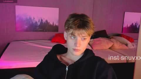 Snapshot of louie_evans chatting on 17, 11, 2025 louie_evans online show from 17, 11, 2025