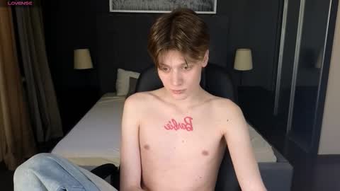 Snapshot of louie_evans chatting on 17, 12, 2025 louie_evans online show from 17, 12, 2025