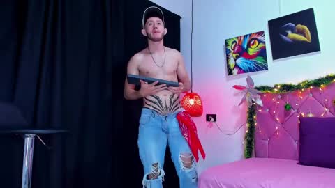Snapshot of louis_bcasta1 chatting on 19, 12, 2024 OF louis bcasta1 online show from 19, 12, 2024