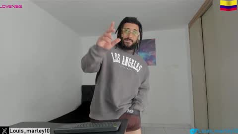 Snapshot of louis_marley_ chatting on 12, 10, 2025 louis_marley_ online show from 12, 10, 2025