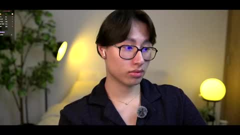 Snapshot of louis_zh chatting on 20, 9, 2025 Louis online show from 20, 9, 2025