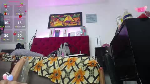 Snapshot of louise_nails chatting on 12, 9, 2025 LouIse online show from 12, 9, 2025