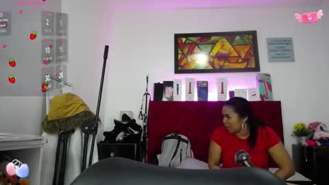 Snapshot of louise_nails chatting on 16, 9, 2025 LouIse online show from 16, 9, 2025