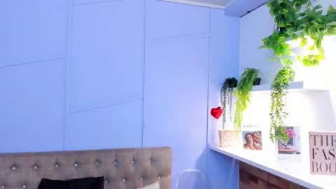 Louren Fox online show from 11, 11, 2025