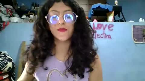 Snapshot of love_electra chatting on 21, 10, 2025 love_electra online show from 21, 10, 2025
