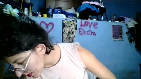 Snapshot of love_electra chatting on 7, 11, 2025 love_electra online show from 7, 11, 2025