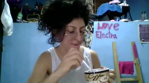 Snapshot of love_electra chatting on 1, 12, 2025 love_electra online show from 1, 12, 2025
