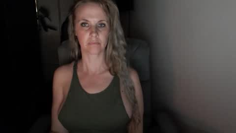 LoVe On  online show from 29, 11, 2025