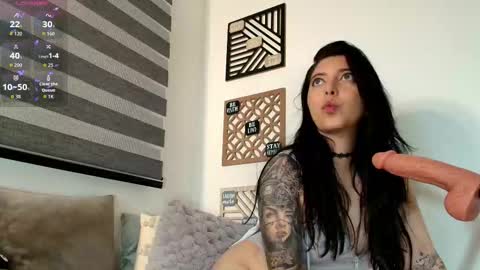 Sharol Leon online show from 17, 9, 2025